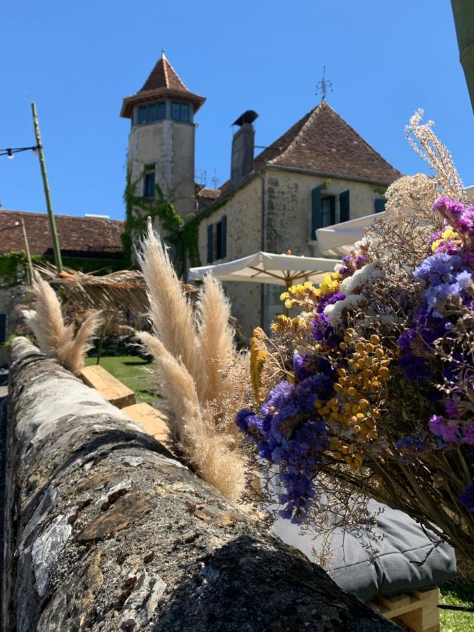 Chateau De Baylac Bugnein Exterior photo