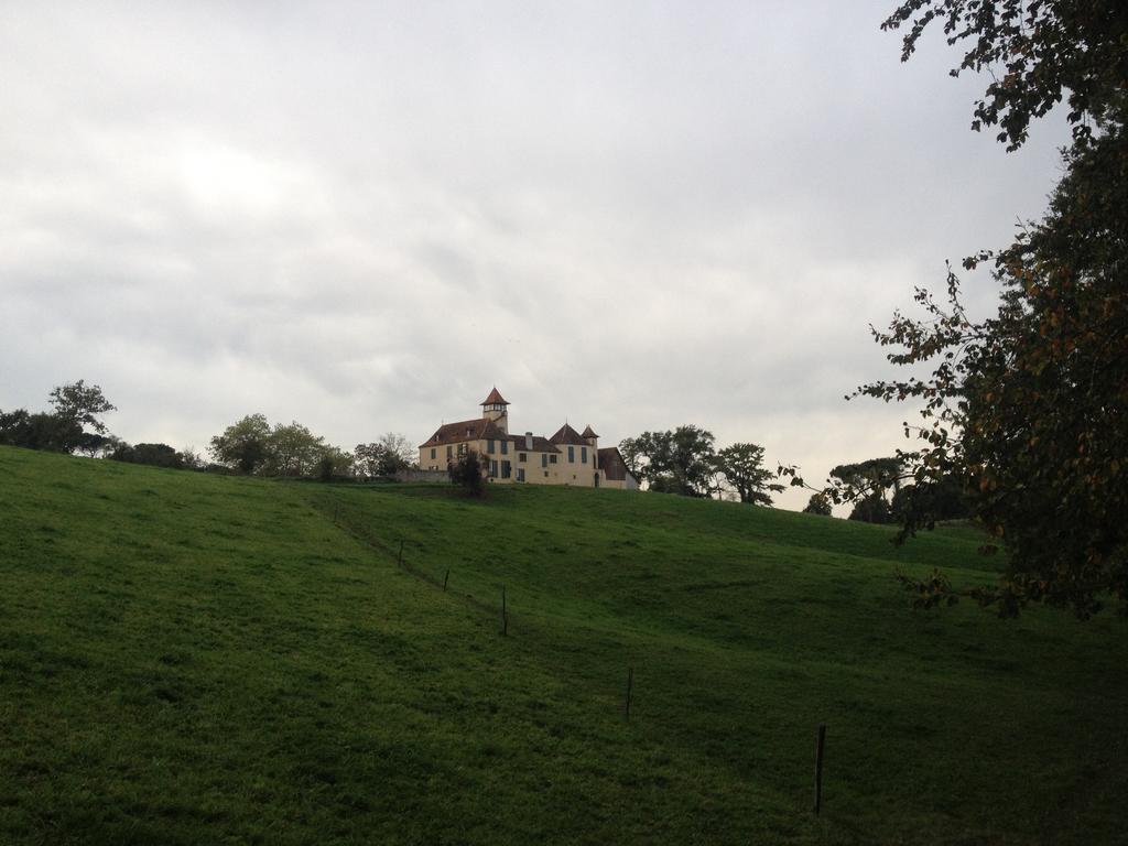 Chateau De Baylac Bugnein Exterior photo