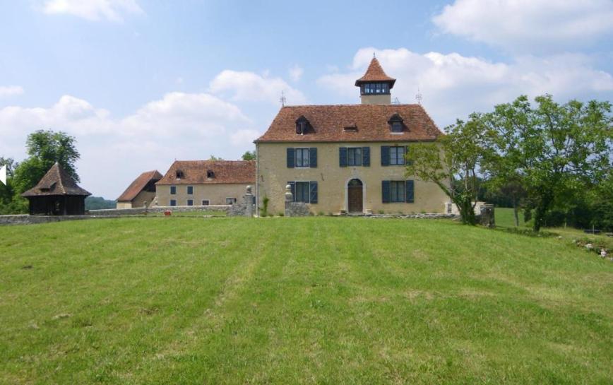 Chateau De Baylac Bugnein Exterior photo